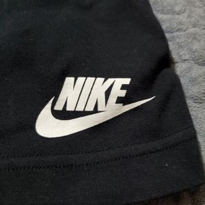 Girls Nike Skirt with pockets ,Size 7,Really Stylish!!